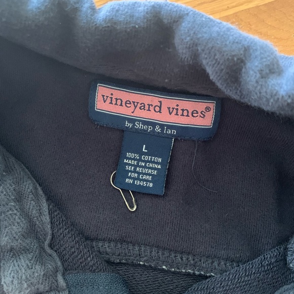 Vineyard vines sweatshirt - Picture 2 of 4